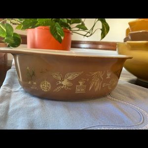 Vintage Pyrex 1 1/2 Quart
